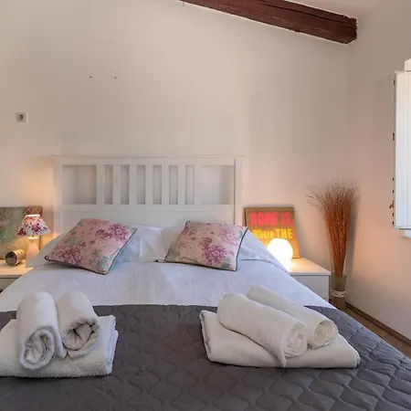 Апартаменты Ana *